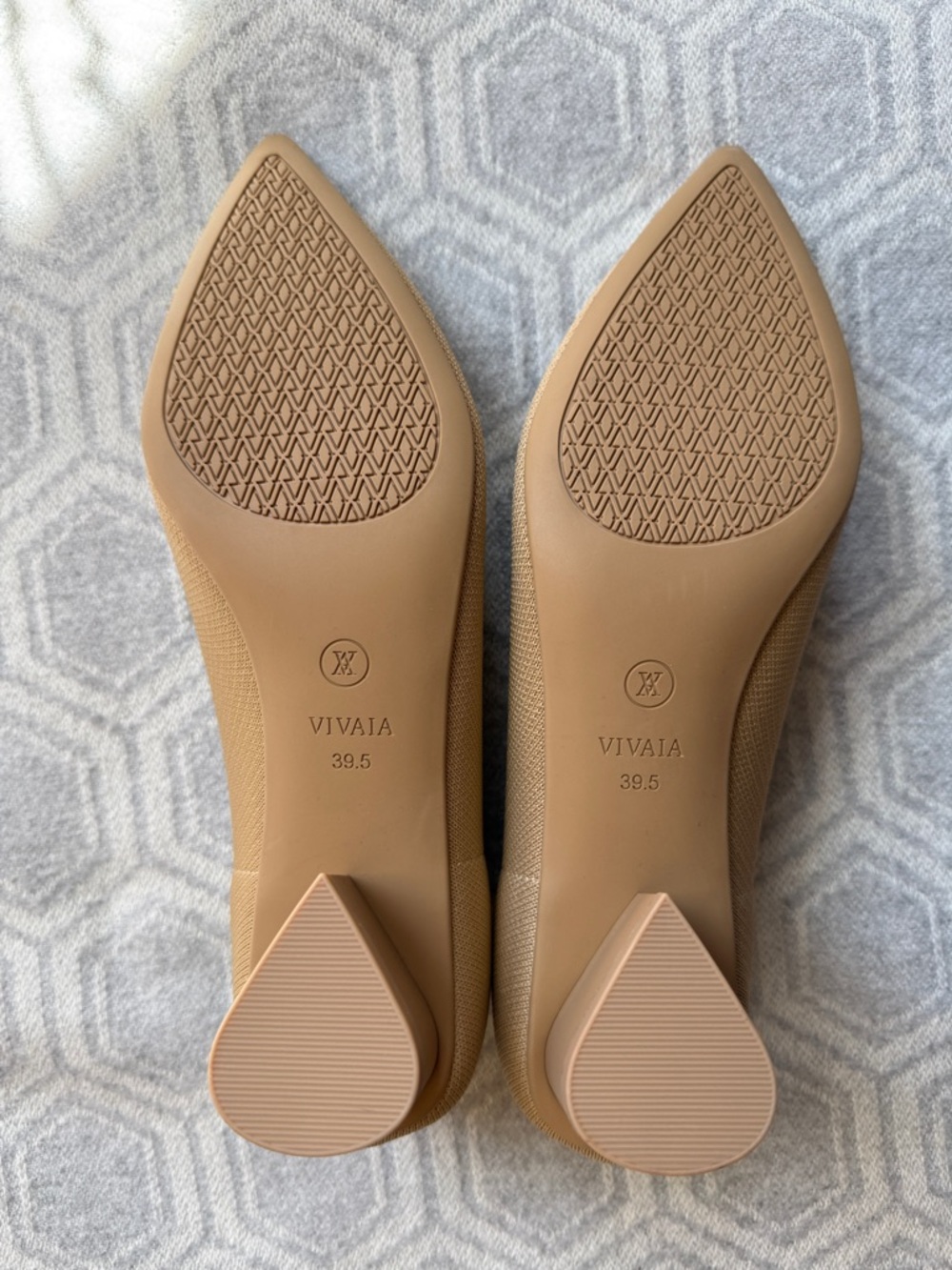 VIVAIA Chunky Heels Tracy Pro Pointed Tan
Women's EU 39.5 US 8.5 New - Picture 4 of 13